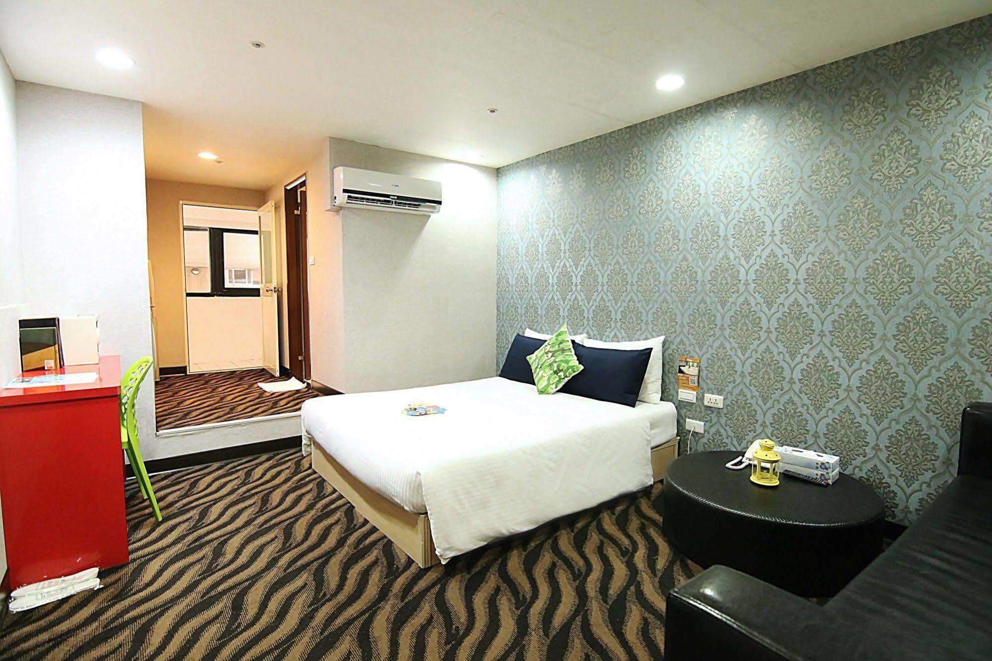 Starry Night Hotel Тайбэй Экстерьер фото