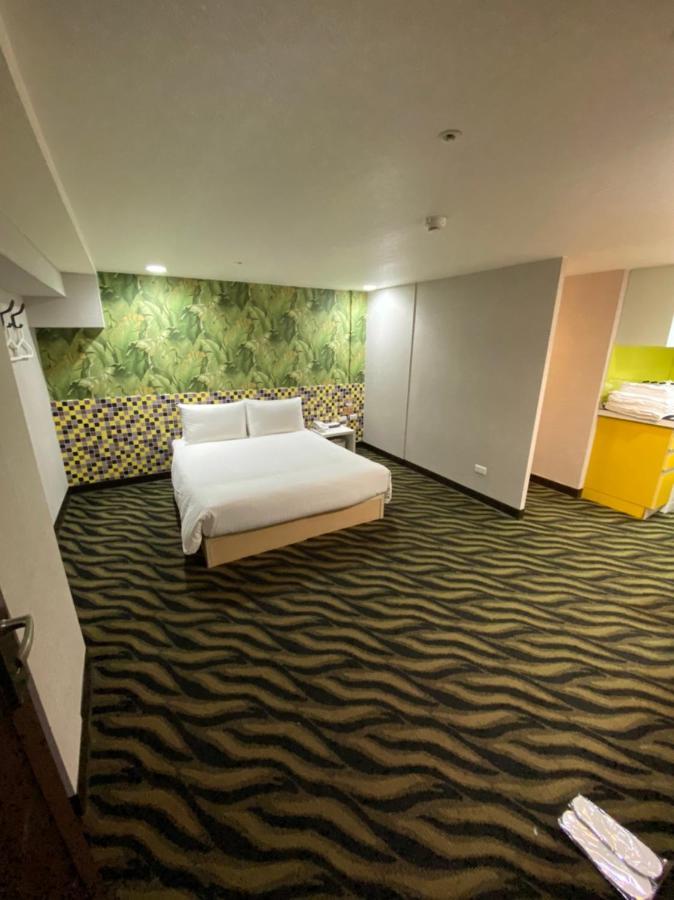 Starry Night Hotel Тайбэй Экстерьер фото