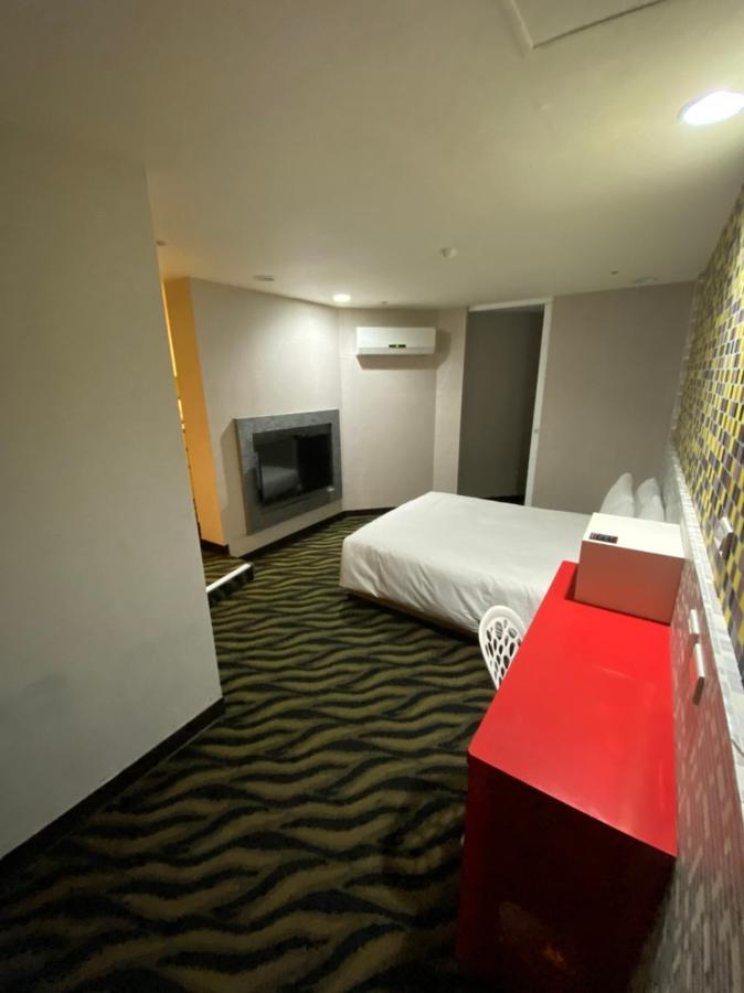 Starry Night Hotel Тайбэй Экстерьер фото